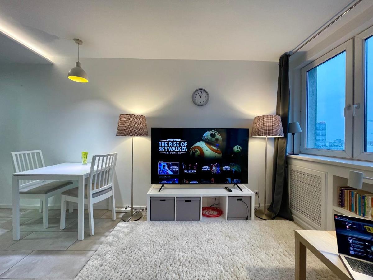 ורשה Palace 3 Wifi 65'Tv Netflix Hbo Disney Applettv מראה חיצוני תמונה
